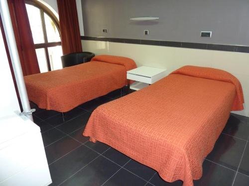 Фото Hostal Levante