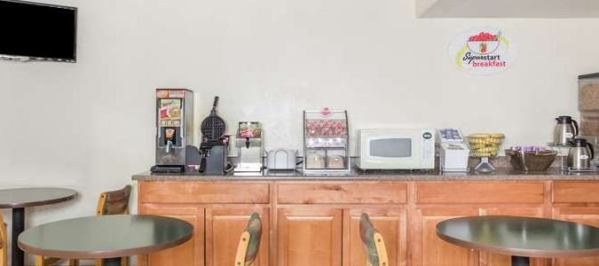 Фото Super 8 by Wyndham Cottonwood