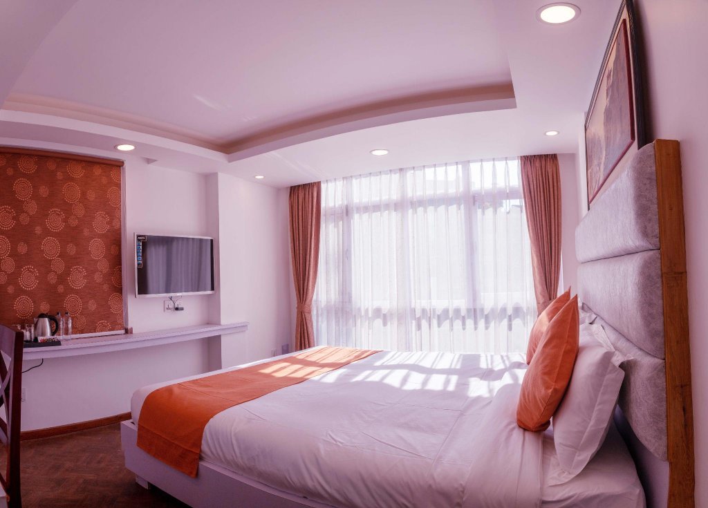 Фото отеля 2