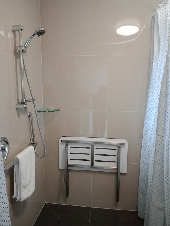 Фото Bayfield Motel and Apartment