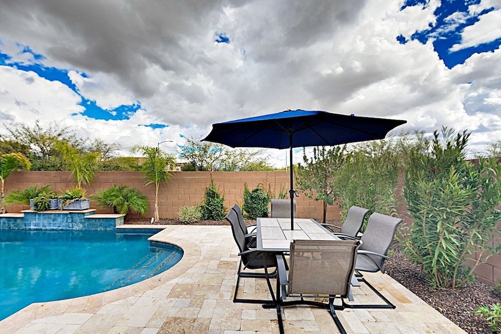 Фото 17347 № 20th Home 4 Bedrooms 2 Bathrooms Home