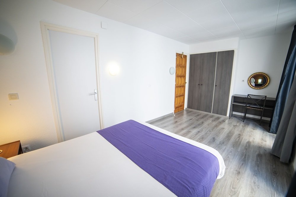 Фото Apartaments Atzavara