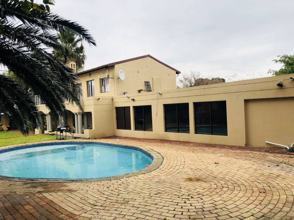 Фото Airport Royal Guest House