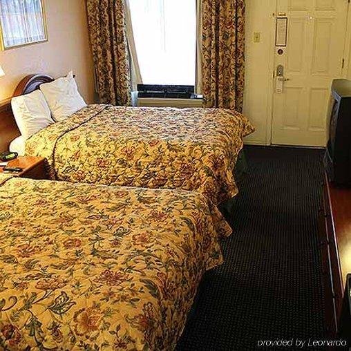 Фото University Inn