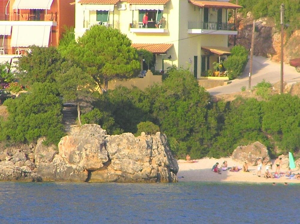 Фото Ilios Siris Studios