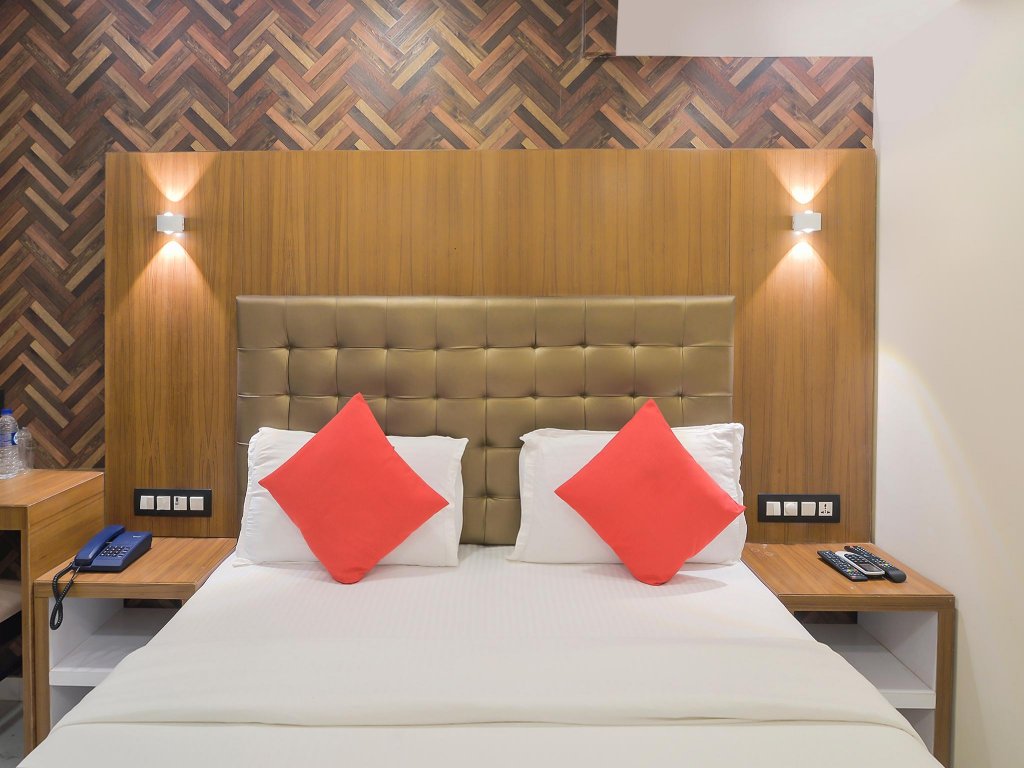 Фото Hotel Qubestay Airport