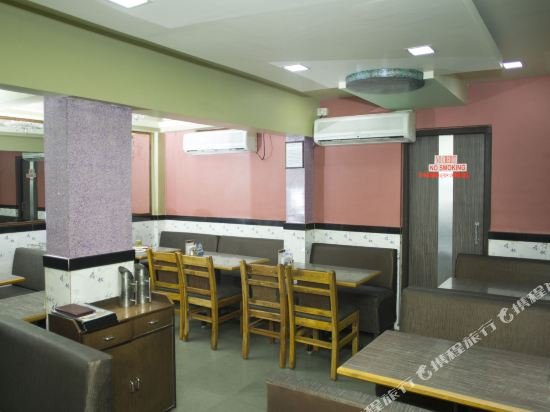 Фото Hotel Leela