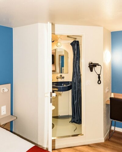 Гостиница Kyriad Direct Rouen Nord - Barentin