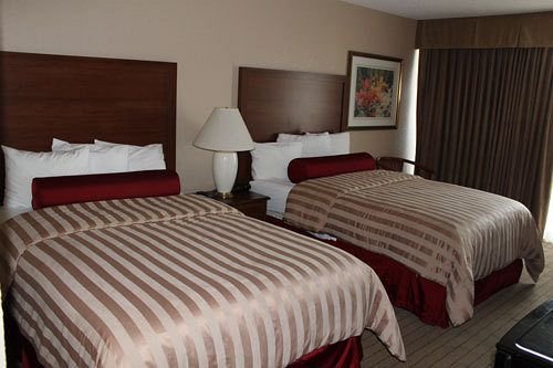 Фото Ramada by Wyndham South Waco