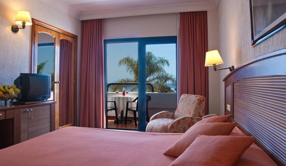 Фото Lancelot Hotel