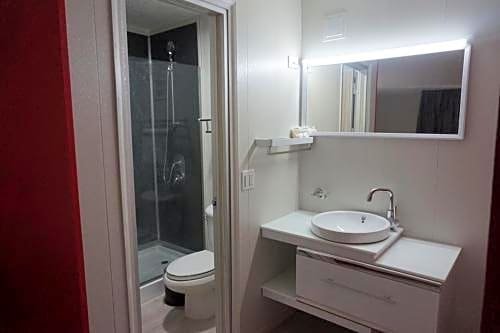 Фото Travelodge by Wyndham Orlando Heart of International Drive