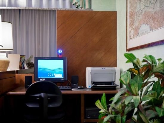 Фото Hotel Flora Milan