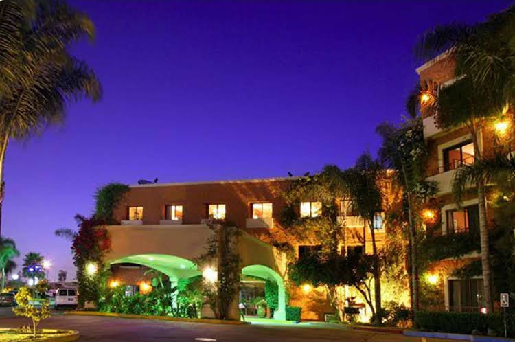 Фото отеля 2