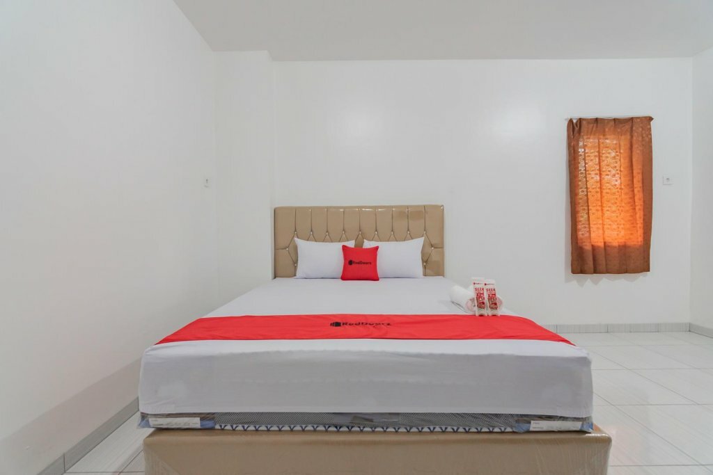 Hotel RedDoorz near Mall Ramayana Rapak Balikpapan, Balikpapan, photo
