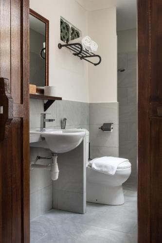 Фото Carnarvon House