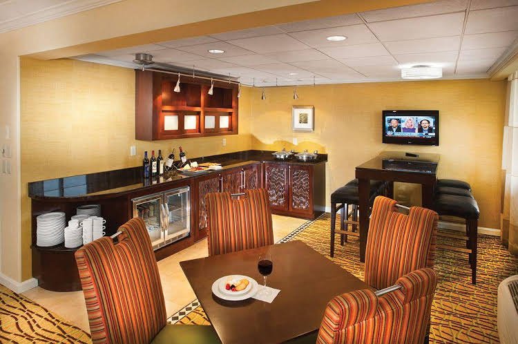 Фото Hotel Fort Wayne