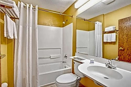 Фото Microtel Inn by Wyndham Newport News Airport