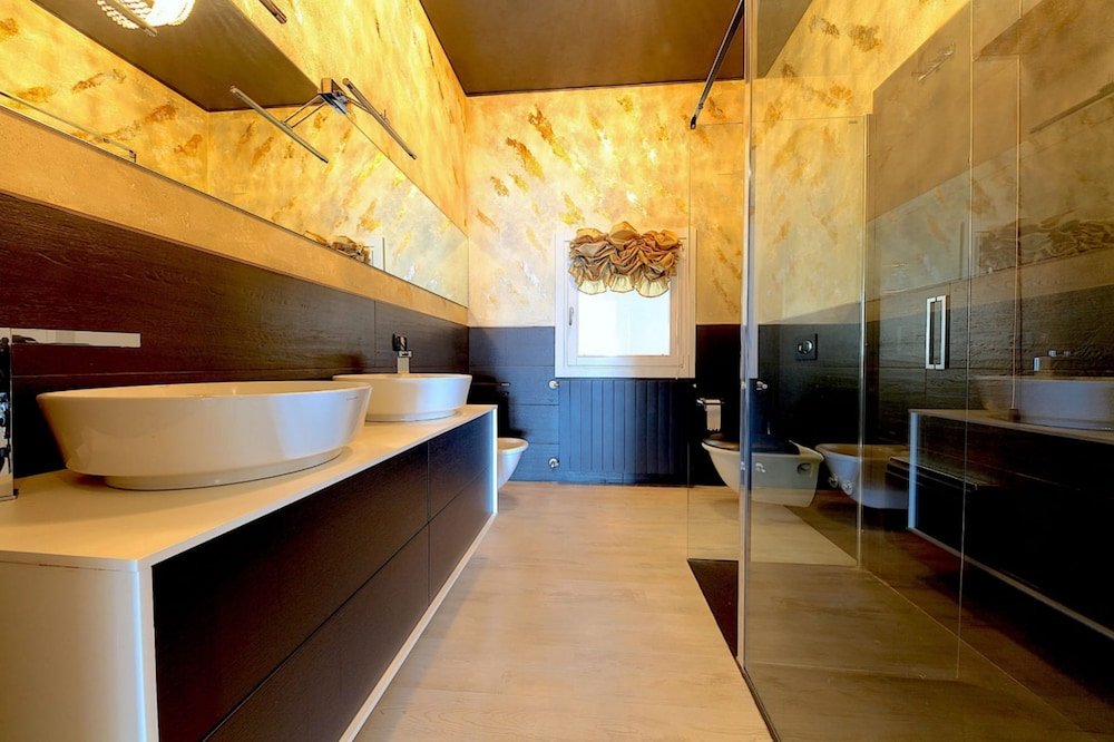 Фото Amazing Villa Sound of the Lake