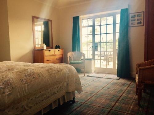 Фото The Knoll House