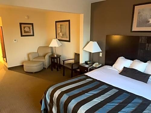 Фото Wingate by Wyndham Southport