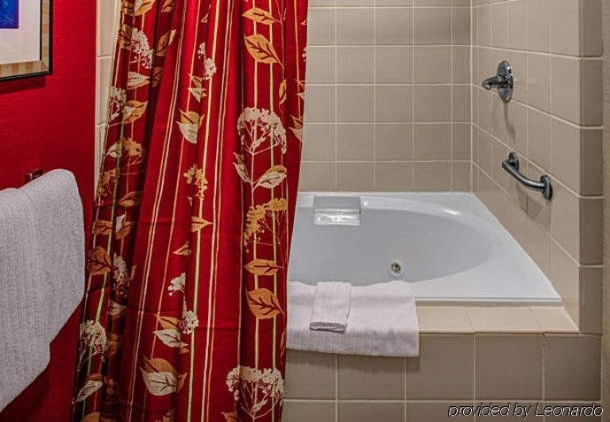 Фото Courtyard by Marriott High Point