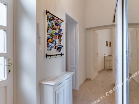 Фото Chestnut Suite - Luxury Home Downtown