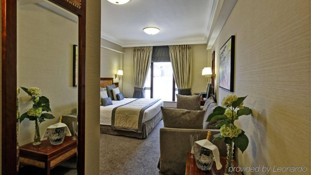 Фото Leonardo Royal Hotel London City - Tower of London