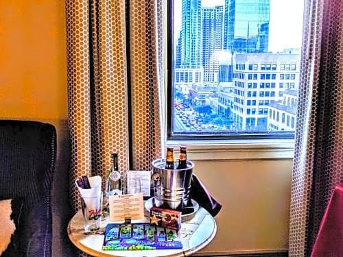 Фото The Stephen F Austin Royal Sonesta Hotel