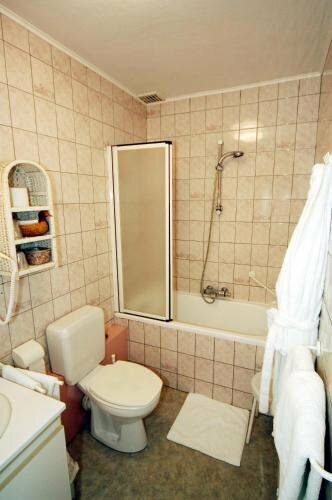 Внешний вид отеля Royal Hotel-Restaurant Bonhomme в Эвае, фото 5