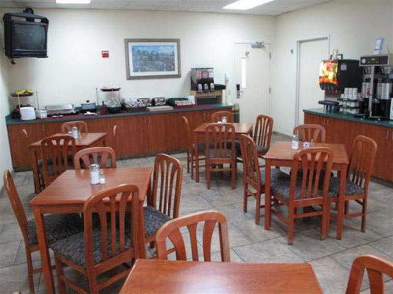 Фото Quality Inn Downtown Convention Center