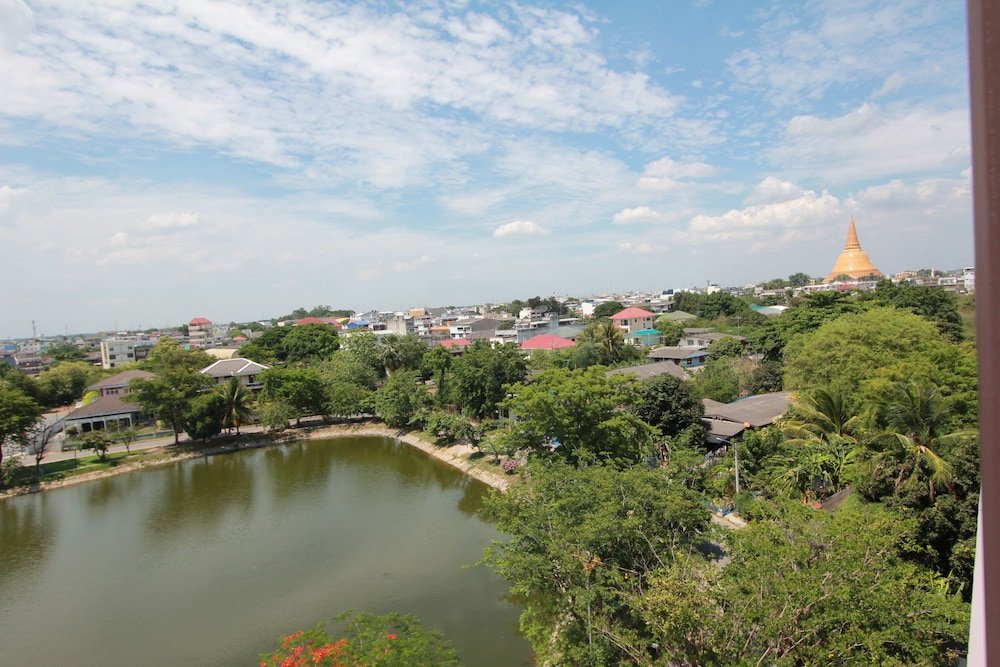 Фото Kamon Thara