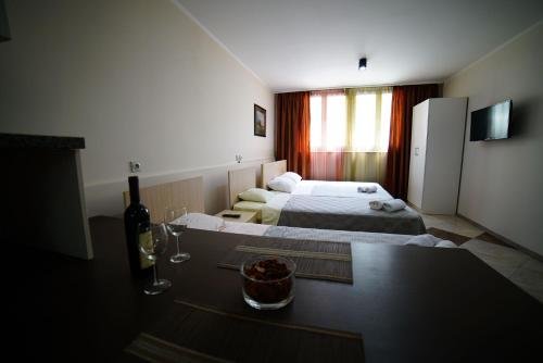 Фото Guest Accommodation Majesty