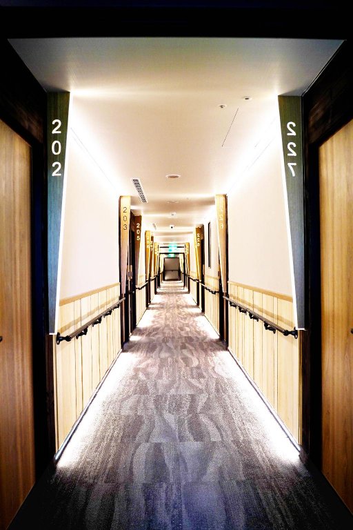 Фото Comin' Place