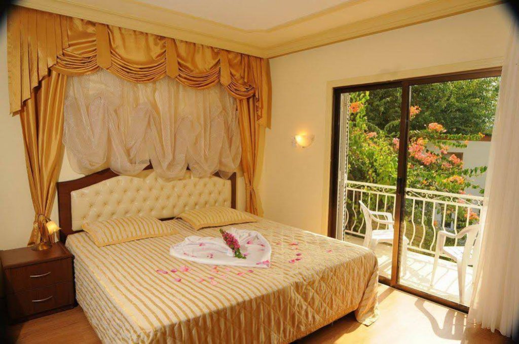 Фото Riverside Garden Resort