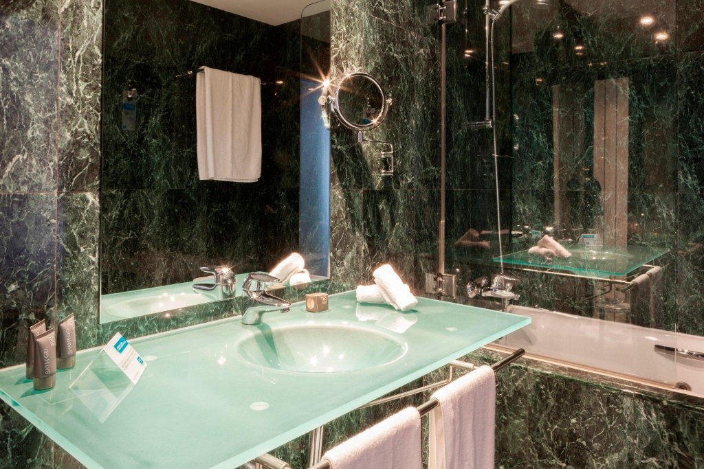 Фото Ac Hotel Alcala de Henares by Marriott