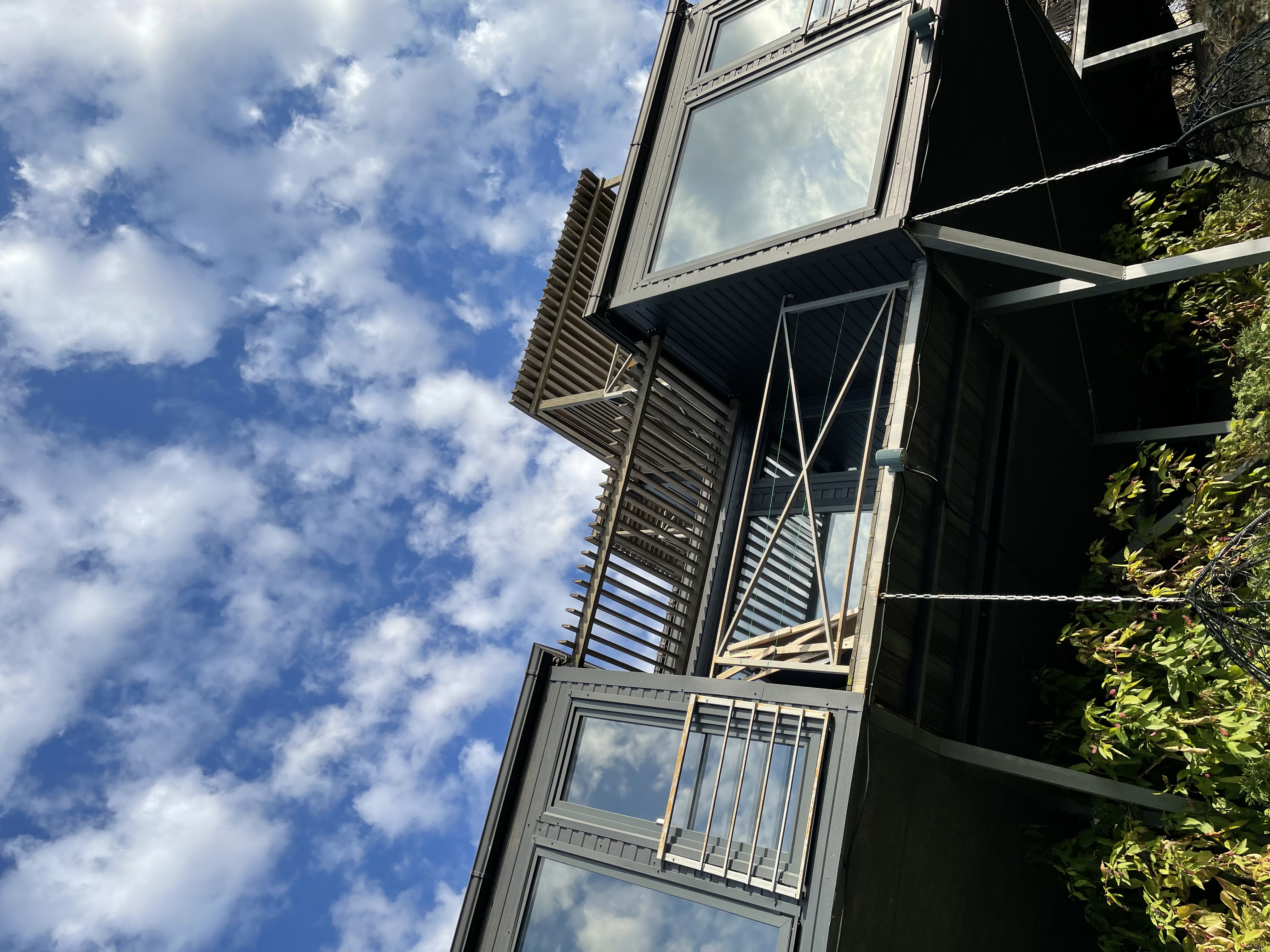 Фото Серый дом