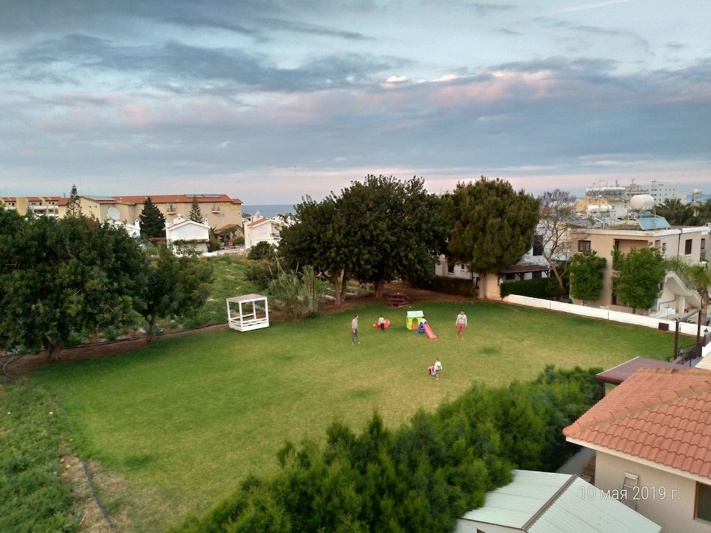 Фото Maricosta Hotel Apartments