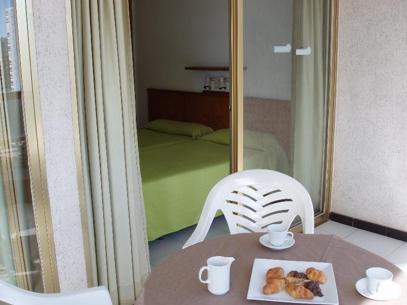 Фото Apartamentos Maria Victoria