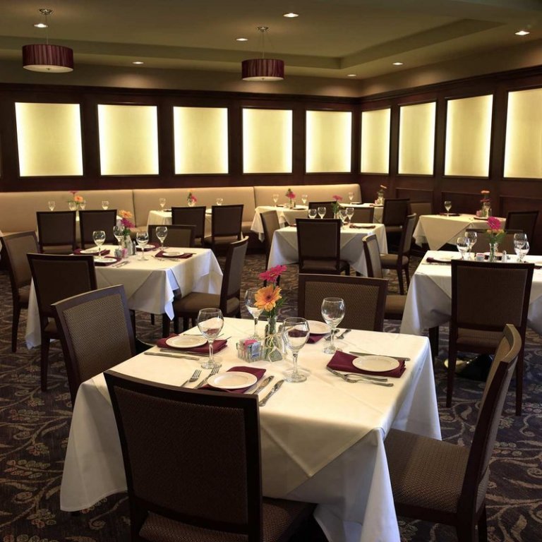 Фото DoubleTree by Hilton Claremont