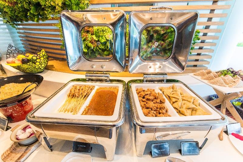 Фото Village Hotel Changi