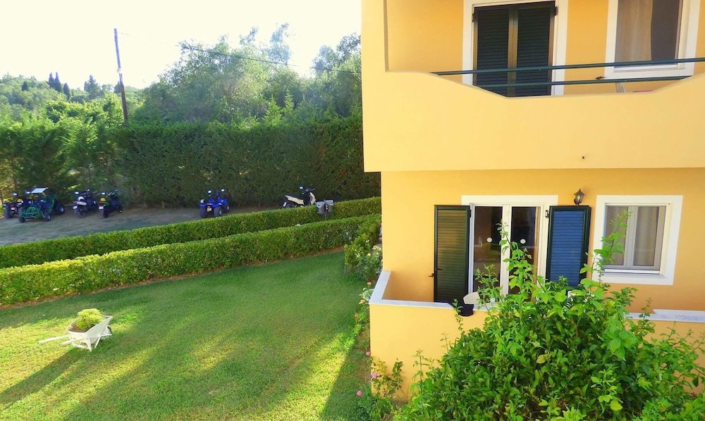 Фото Nikos Villas