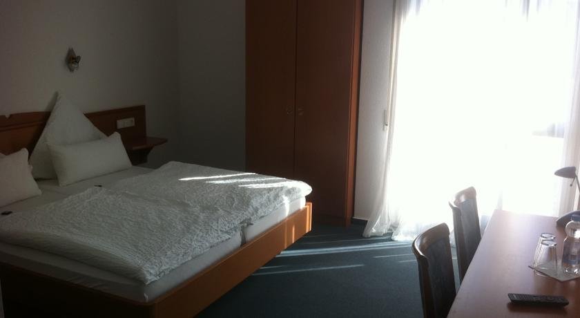 Фото Hotel Garni Metzingen