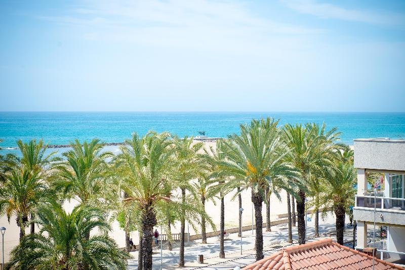 Фото Atenea Park Suites Apartaments