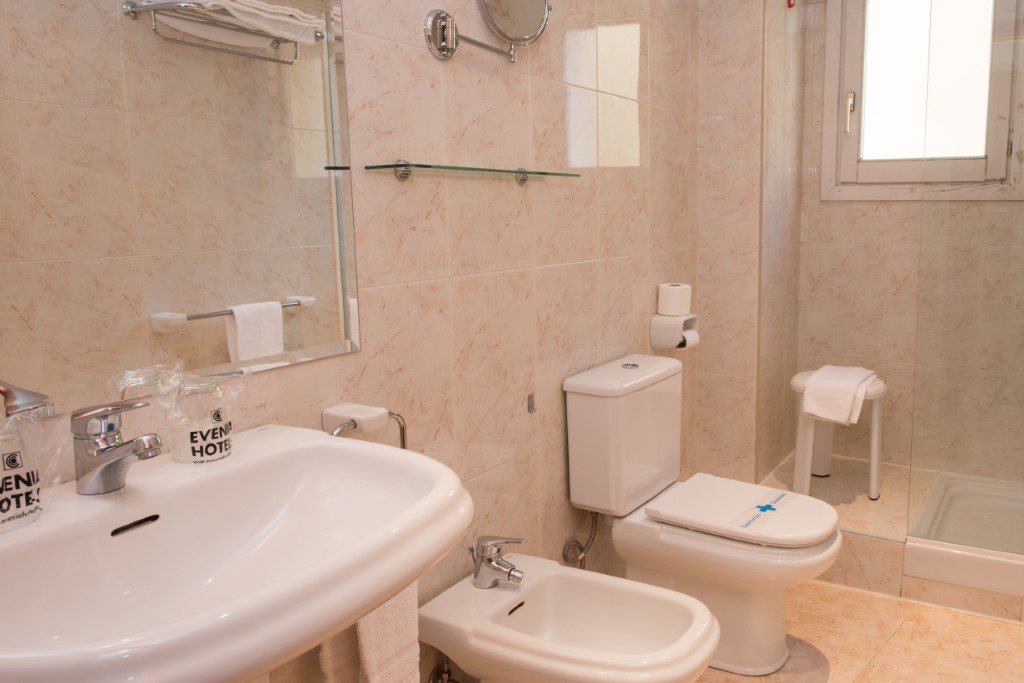 Фото Evenia Oros