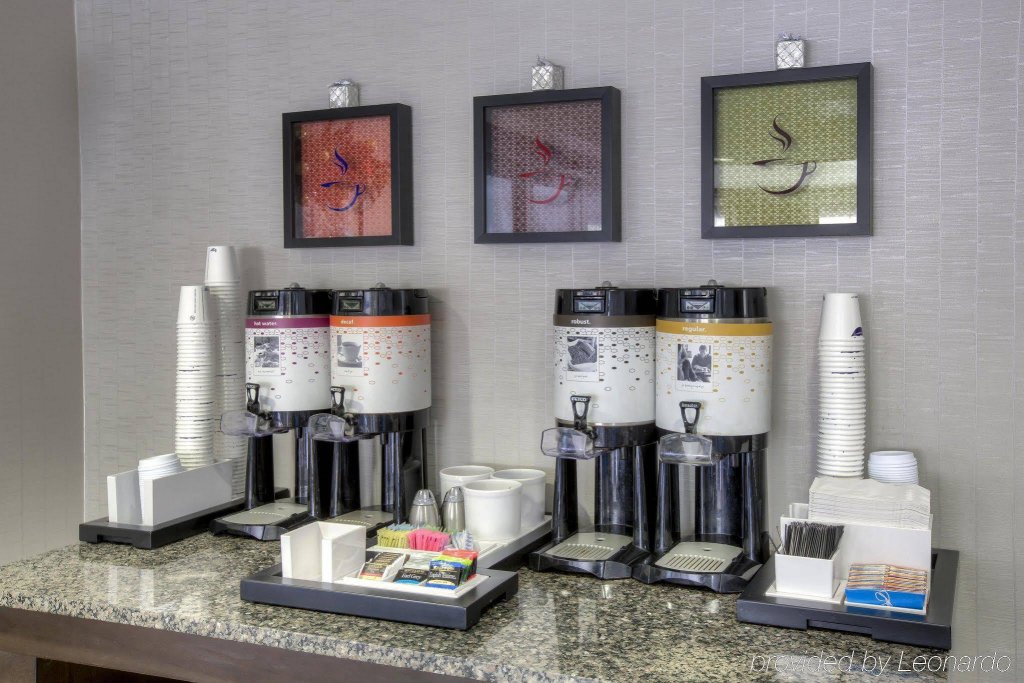 Фото Hampton Inn Tampa-Veterans Expwy