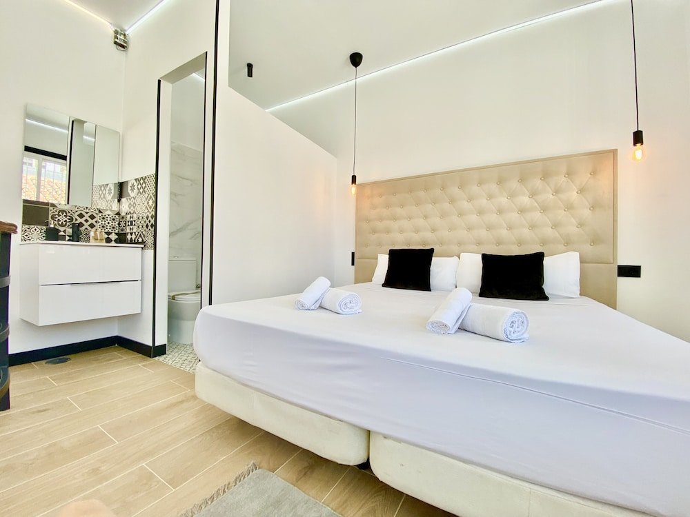 Фото Royal Suites Madrid