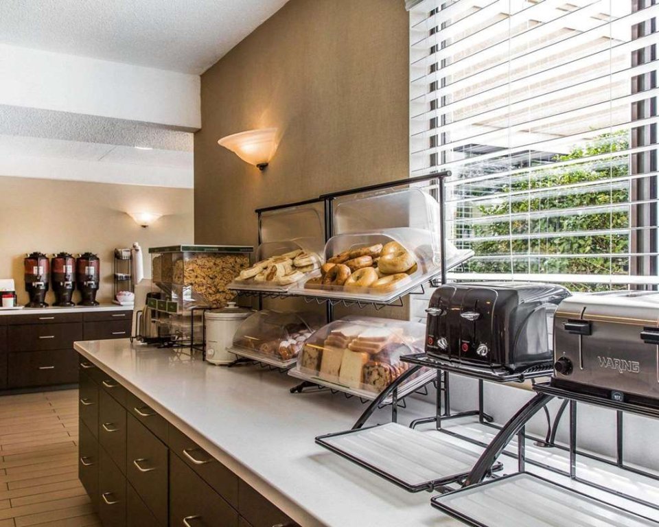 Фото Comfort Inn Boston