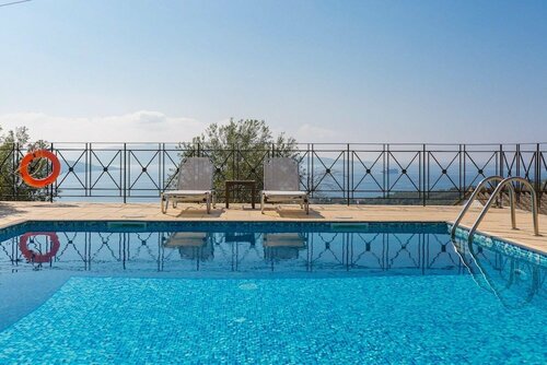 Гостиница Villa Eleni Agios Stephanos Large Private Pool Walk to Beach Sea Views A C Wifi Eco-friendly - 1462