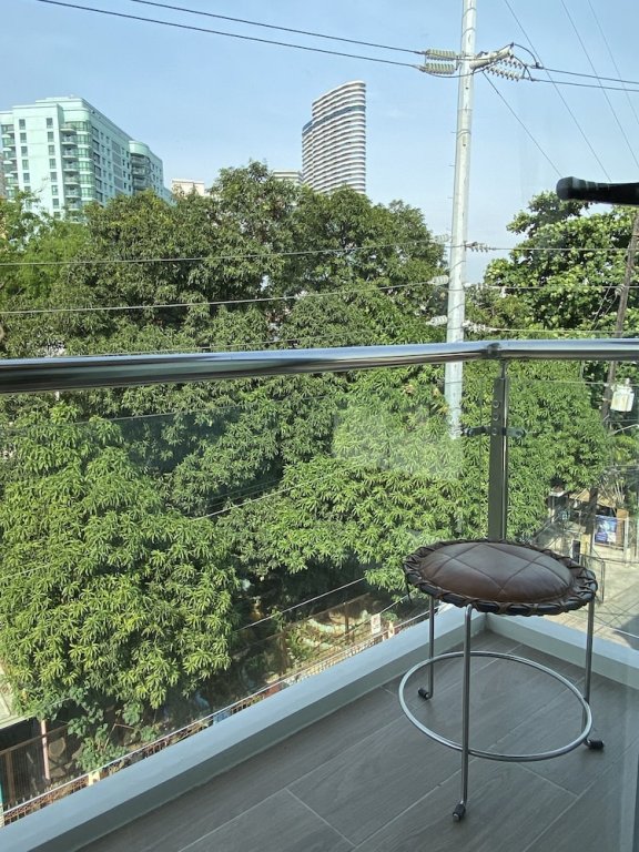 Фото RedDoorz Plus @ Poblacion Makati