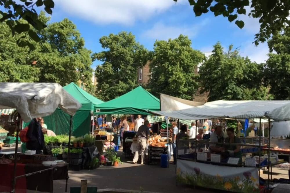 Фото Lovely Victorian Flat for 6 in Stoke Newington